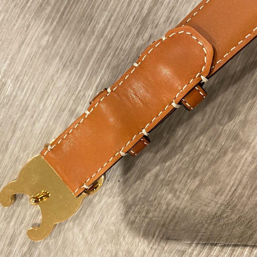 Celine Elegant Leather Belt with Gold Buckle - Picture 4 of 7